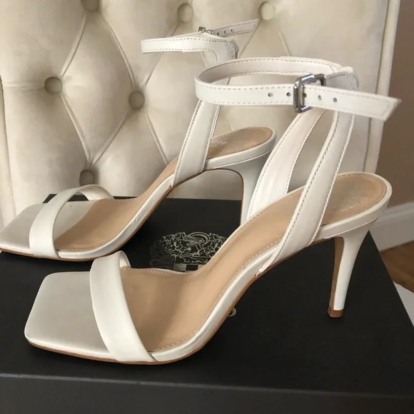 Vince Camuto white sandal heels - Picture 5 of 7